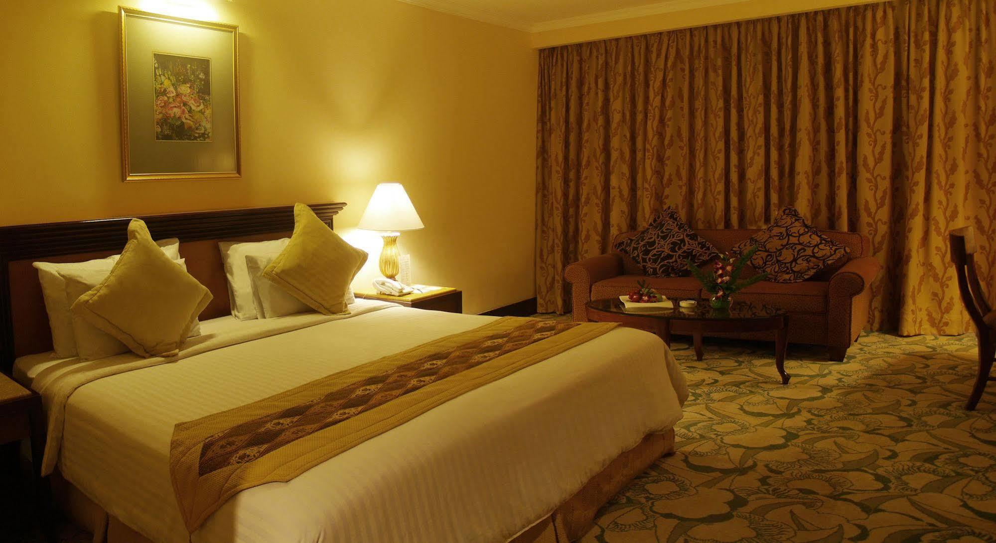 Aston Tropicana Hotel Bandung Dış mekan fotoğraf