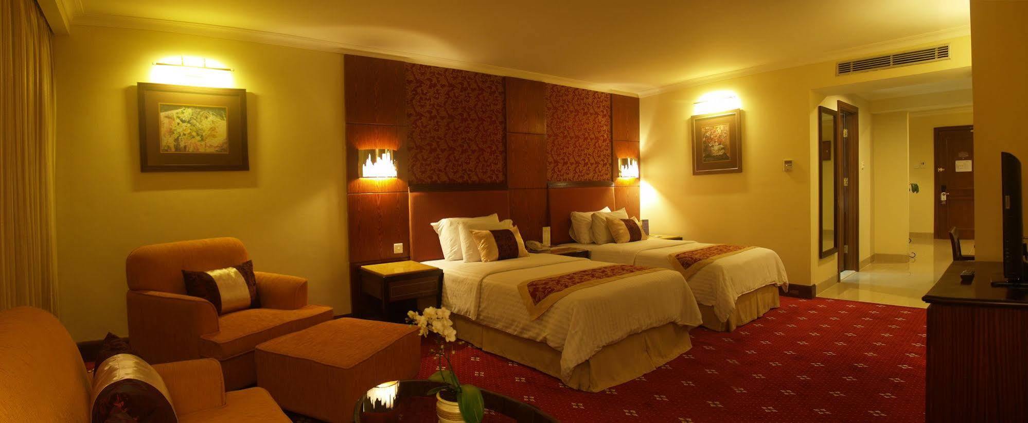 Aston Tropicana Hotel Bandung Dış mekan fotoğraf